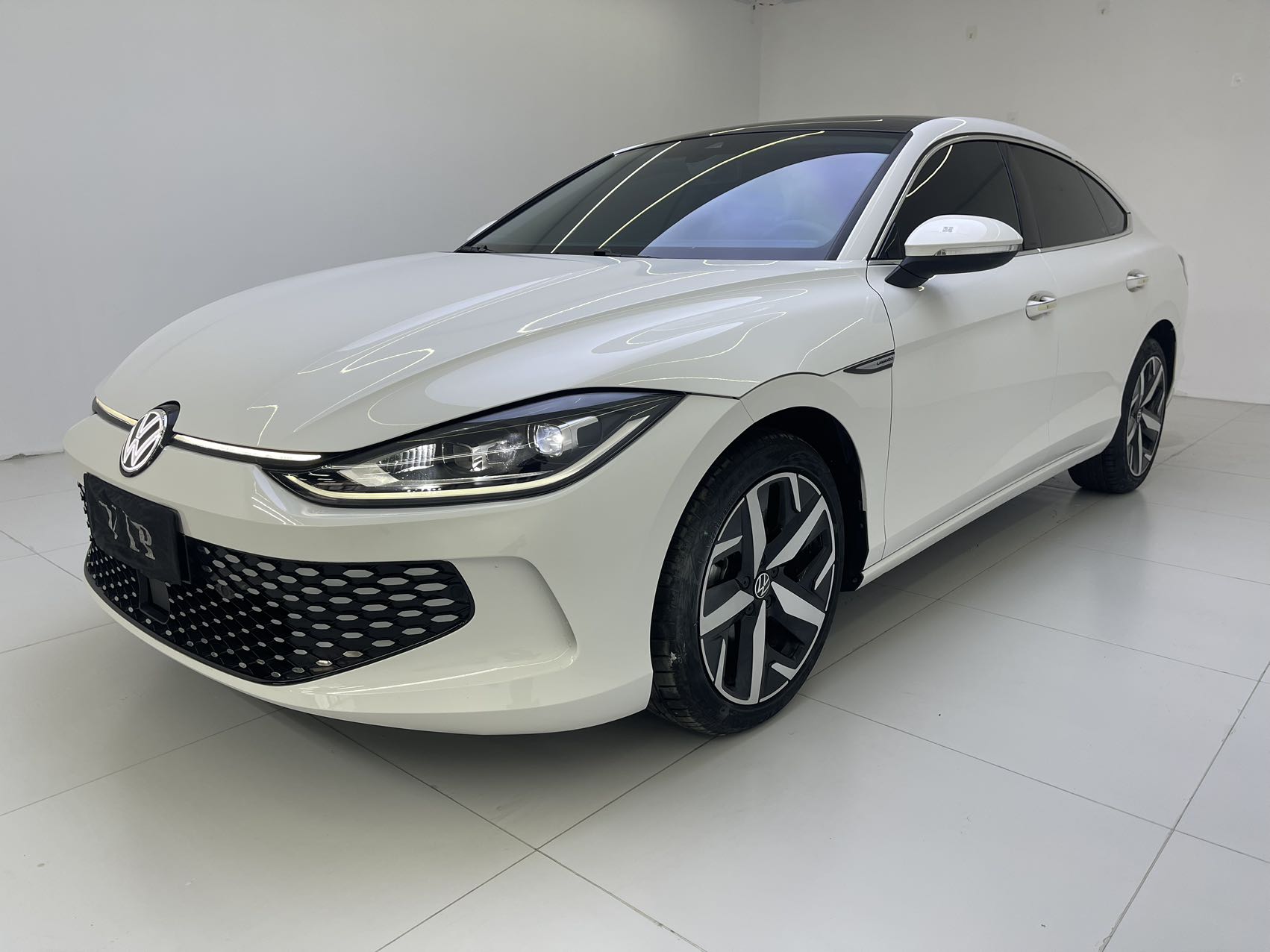 Volkswagen LAMANDO L 2023 года,  280TSI DSG версия «Cool & Spicy»