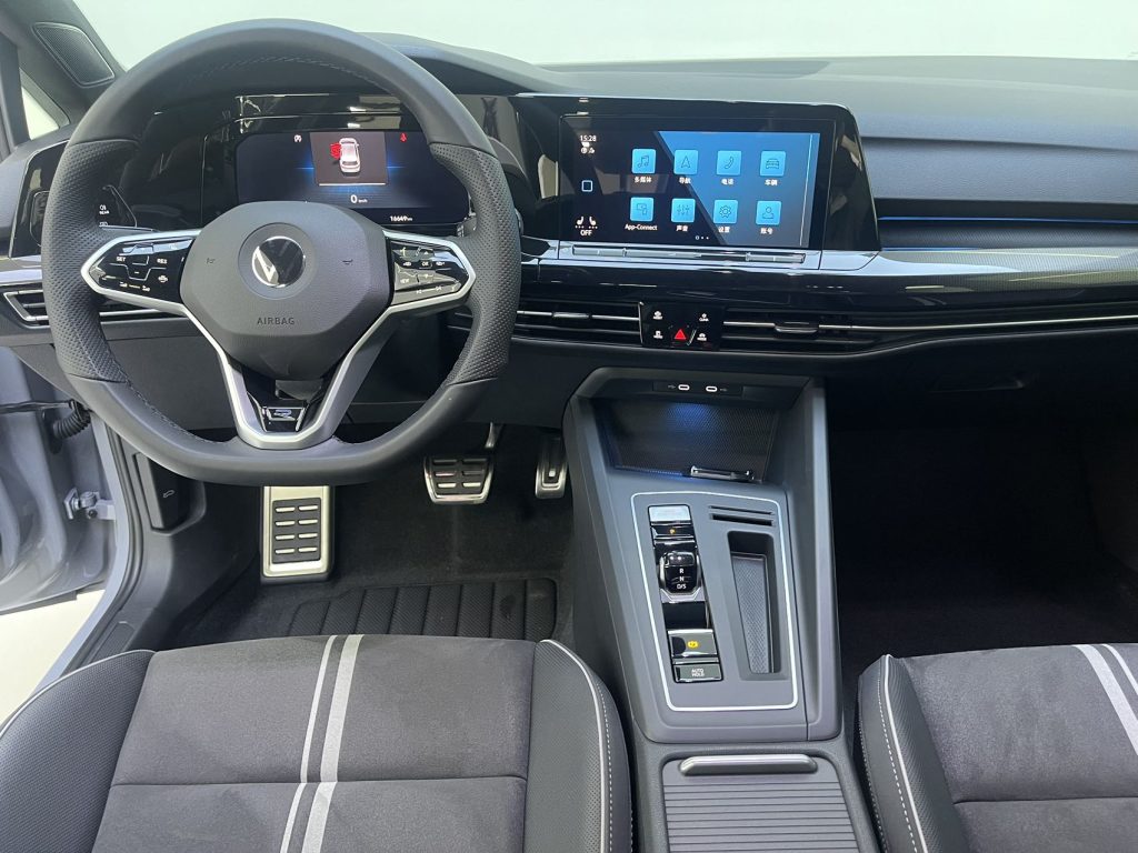 Volkswagen Golf, 2023 модельный год, 280TSI DSG R-Line - AUTO STAR