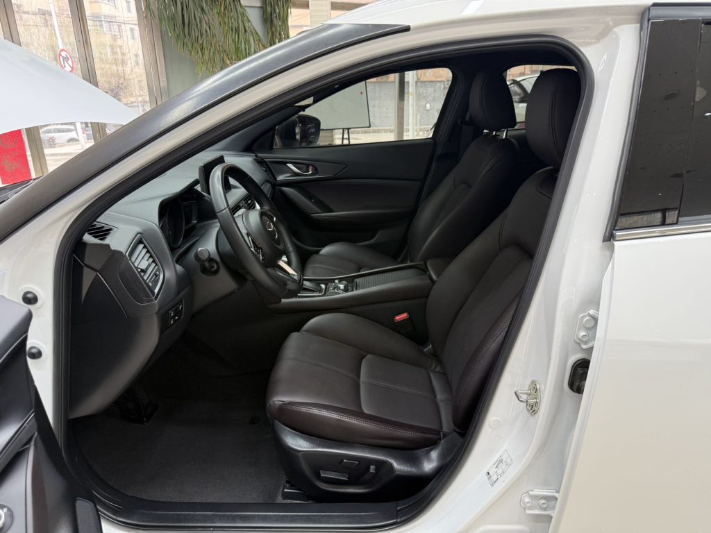 Mazda CX-4 2021 г. 2,0 л, АКПП, передний привод, версия «Skyline» - AUTO STAR