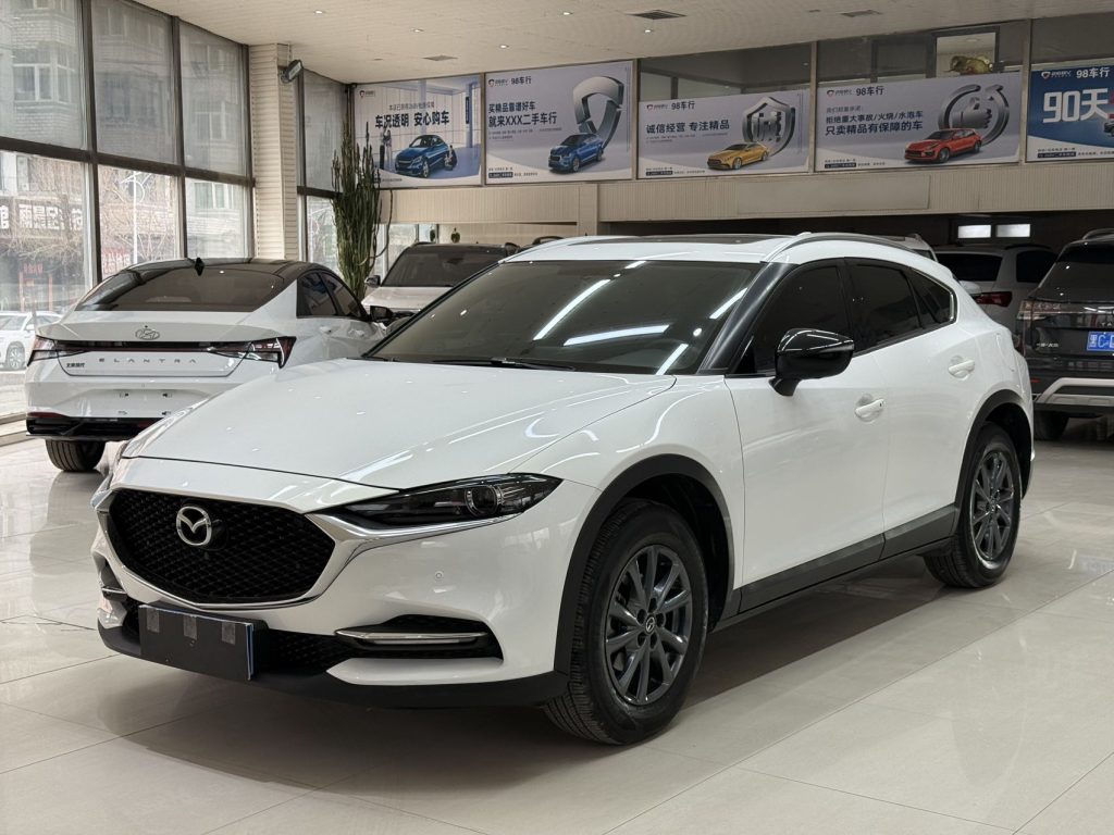Mazda CX-4 2021 г. 2,0 л, АКПП, передний привод, версия «Skyline» - AUTO STAR