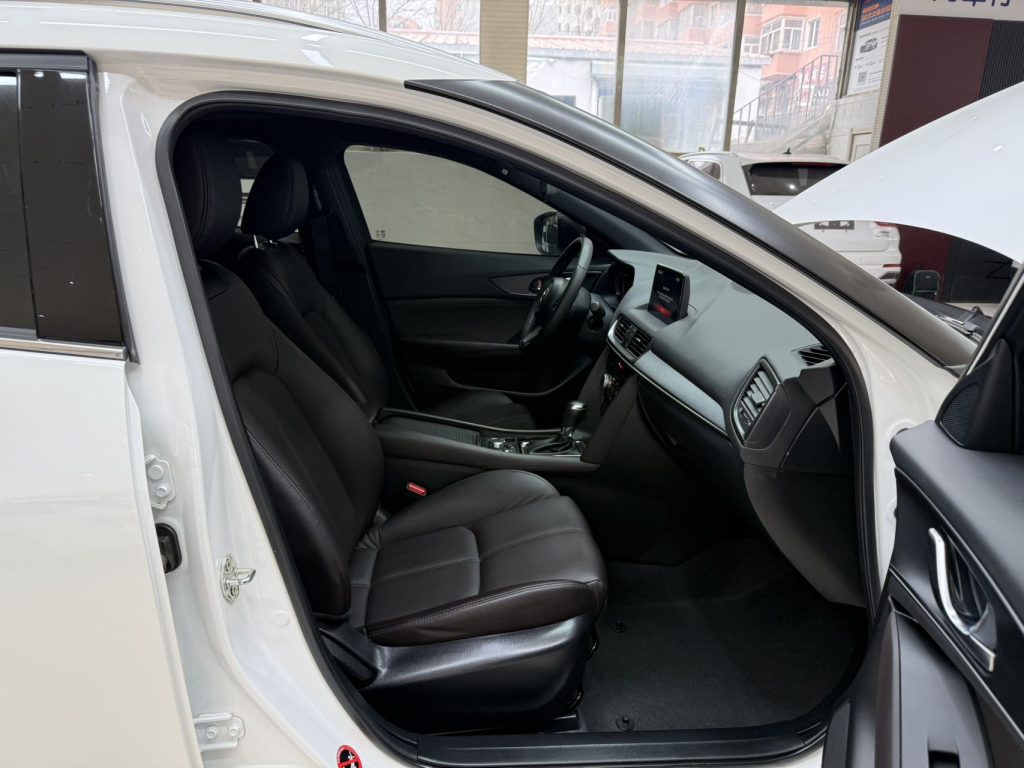 Mazda CX-4 2021 г. 2,0 л, АКПП, передний привод, версия «Skyline» - AUTO STAR