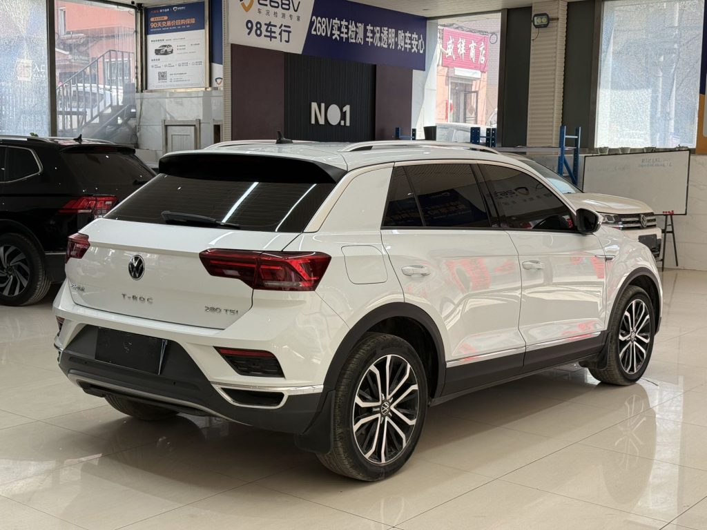 Volkswagen T-Roc, 2022 г. выпуска, 280TSI, DSG, передний привод, комплектация Comfort PLUS - AUTO STAR