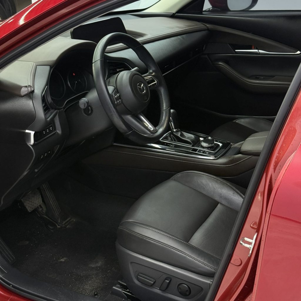Mazda CX-30, красный, 2021 г. выпуска, 2,0 л, автомат, комплектация «Jia Yue» - AUTO STAR