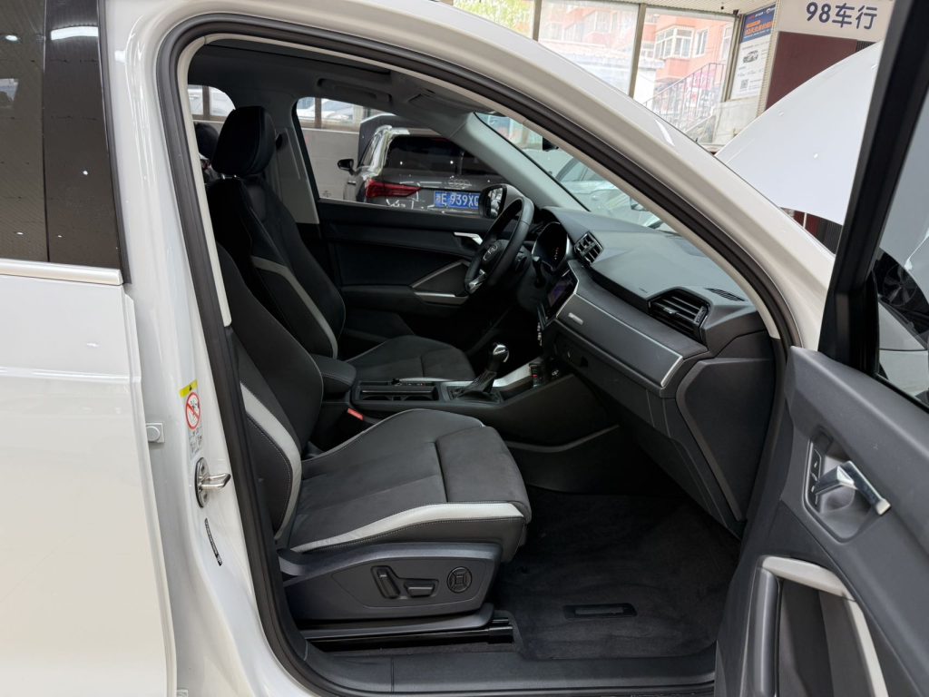 Audi Q3 2023 модельного года 35TFSI версия «Sporty» (1.4T) - AUTO STAR