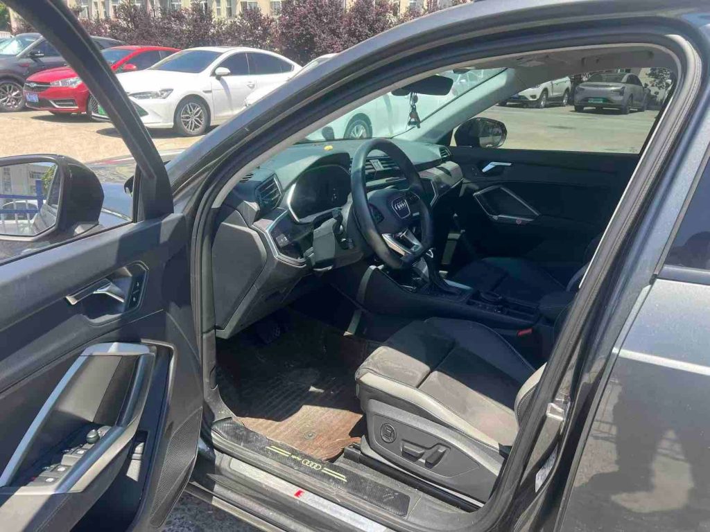 Audi Q3 2022 модельного года 35 TFSI версия «Sporty» Стандарт - AUTO STAR
