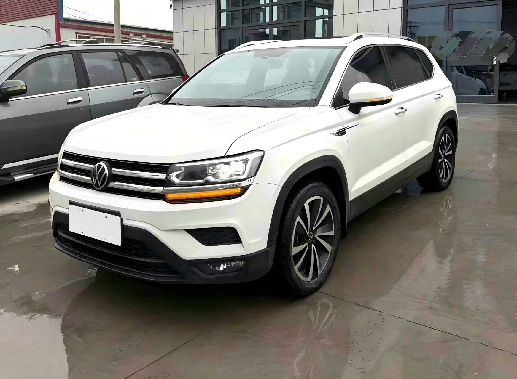 Volkswagen Thaur  2022 модельный год, 280TSL, передний привод, версия «Люкс»