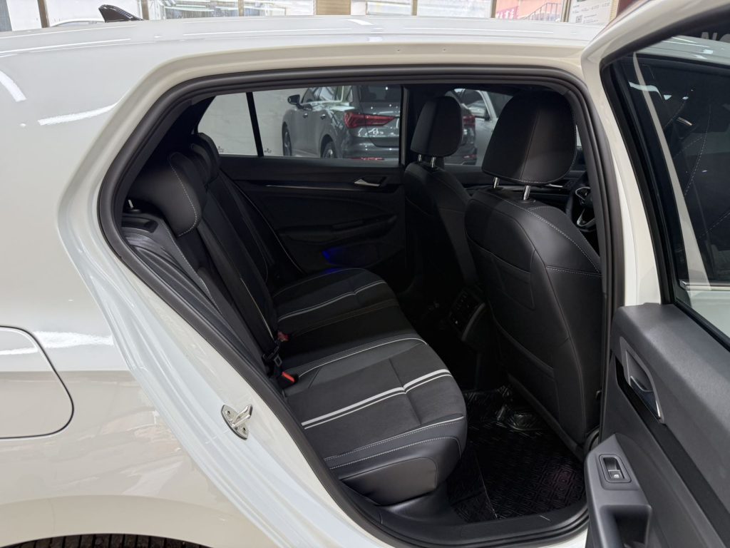 Volkswagen Golf, 2021 г. выпуска, 280TSI DSG R-Line - AUTO STAR