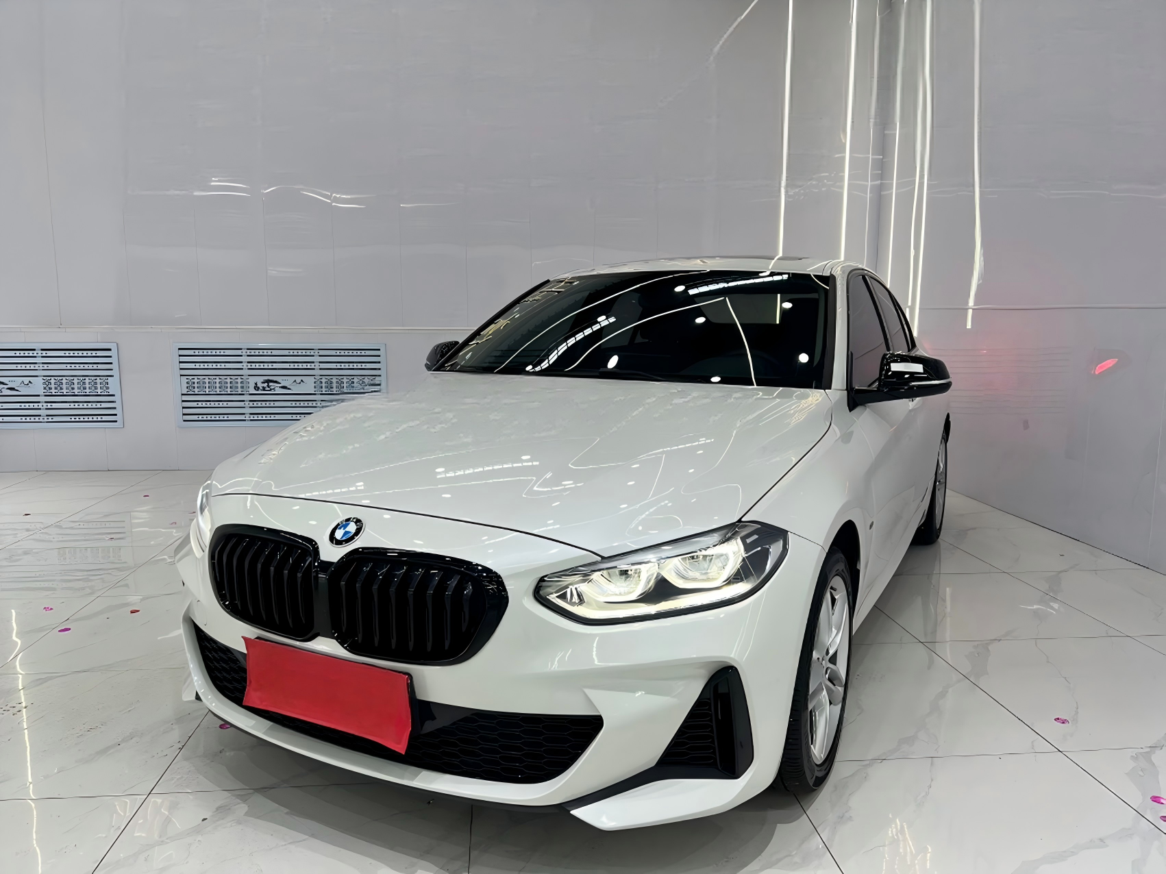 BMW 1 серии 2022 года,  120i M Sport Night Edition