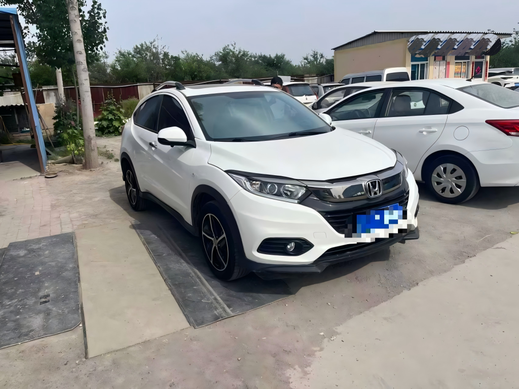 Honda Vezel Белый 2022 модельного года, 1,5 л, CVT, версия «Phantom Night Pioneer» - AUTO STAR