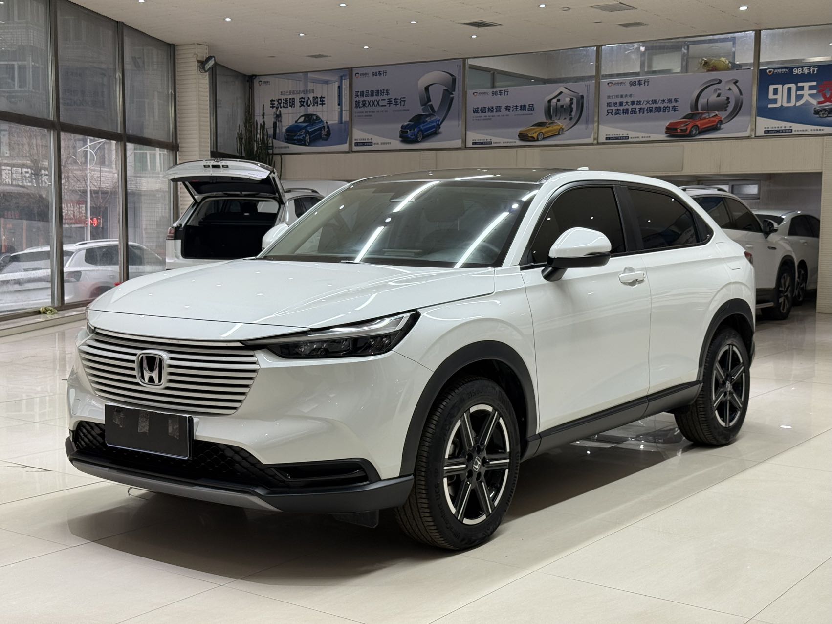 Honda Vezel,  2023 г. вып., 1,5 л, CVT, версия Pioneer