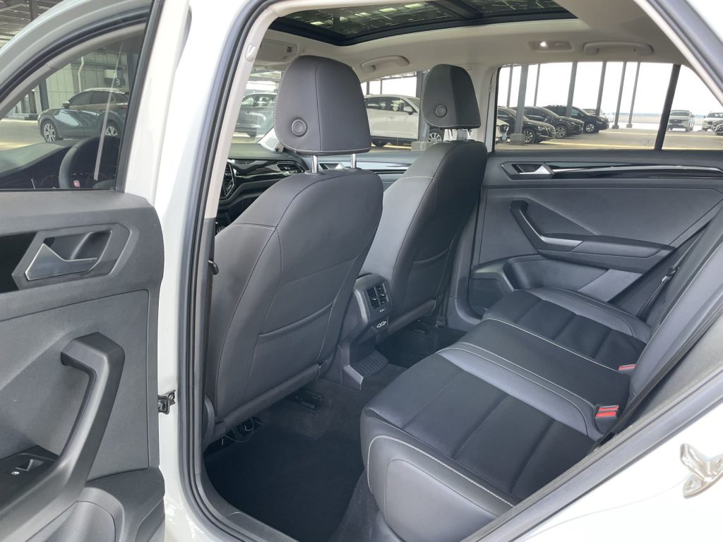 Volkswagen T-ROC 2022 модельный год 280TSI DSG 2WD Comfort PLUS - AUTO STAR