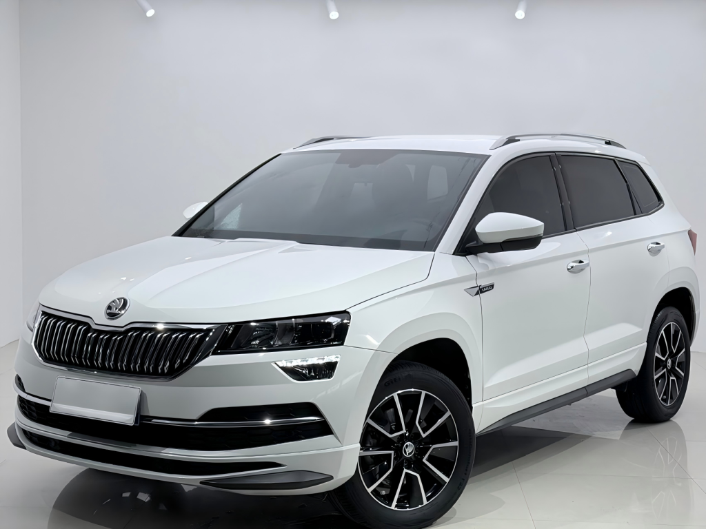 Skoda Karoq 2023 года выпуска, белый, 280TSI, версия «Premium» - AUTO STAR