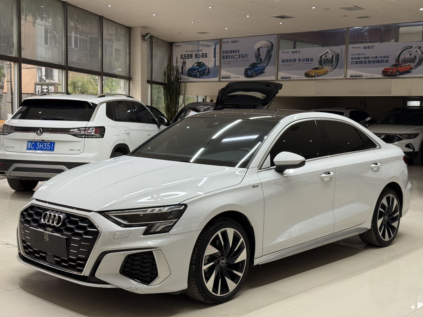 Audi A3  2023 г. Обновленная версия A3L Limousine 35 TFSI Sport
