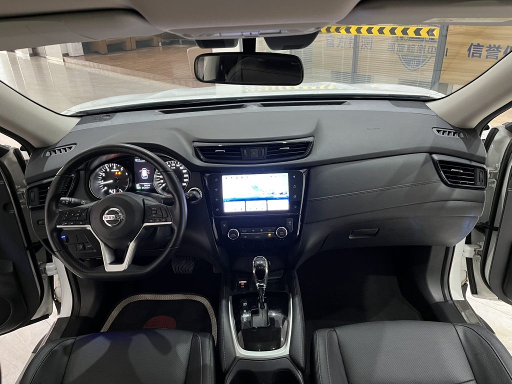 Nissan X-Trail, 2022 г. выпуска, 2,0 л, передний привод, версия «Smart Connect Comfort» - AUTO STAR