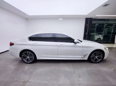 BMW 5 Series 2021 530Li Leader M Sport Package - Huishida Trading