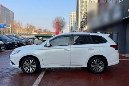 Mitsubishi Outlander 2021 2.0L 2WD Premium 5-Seater - Huishida Trading