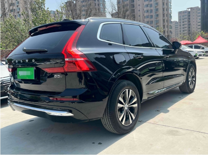 Volvo XC60 2023 B5 4WD Zhiyi Luxury Edition - Huishida Trading