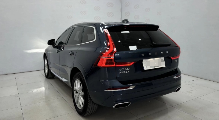 Volvo XC60 2021 T5 4WD Zhiyi Luxury Edition - Huishida Trading