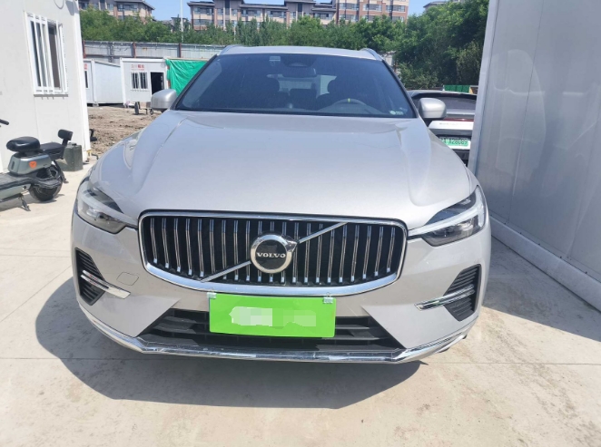 Volvo XC60 2022 B5 4WD Zhiyi Luxury Edition - Huishida Trading