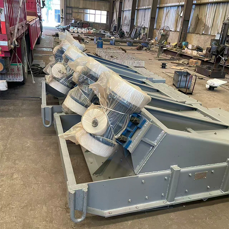 Краткое введение в вибрационное просеивающее оборудование и вибрационное питающее оборудование