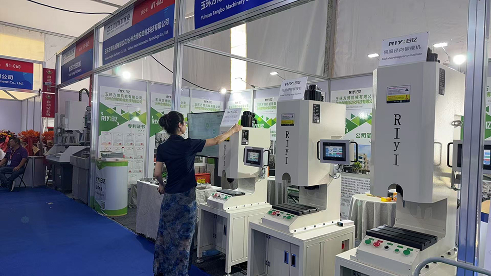 d21736c0-967c-45f7-8004-8614ac91c85f