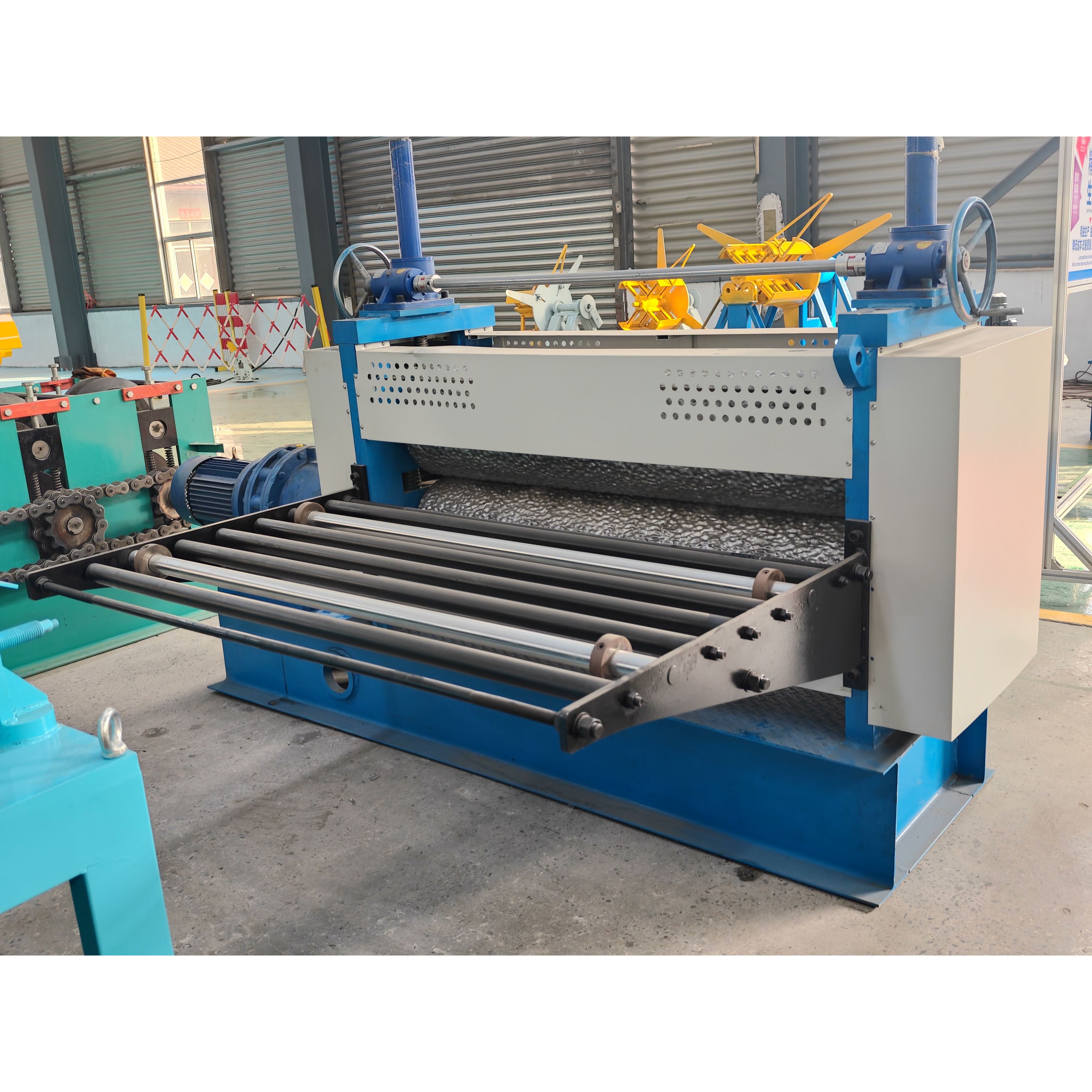 Штамповочный станок для тиснения металла