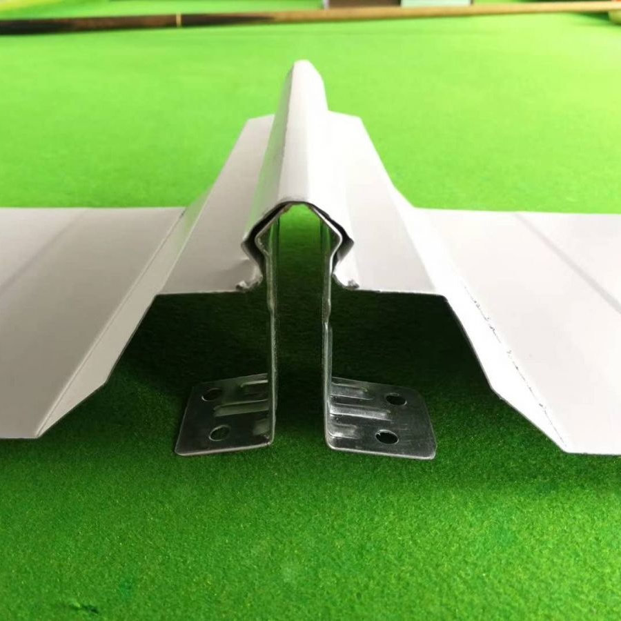 Формовочная машина для холодной гибки коньковой черепицы