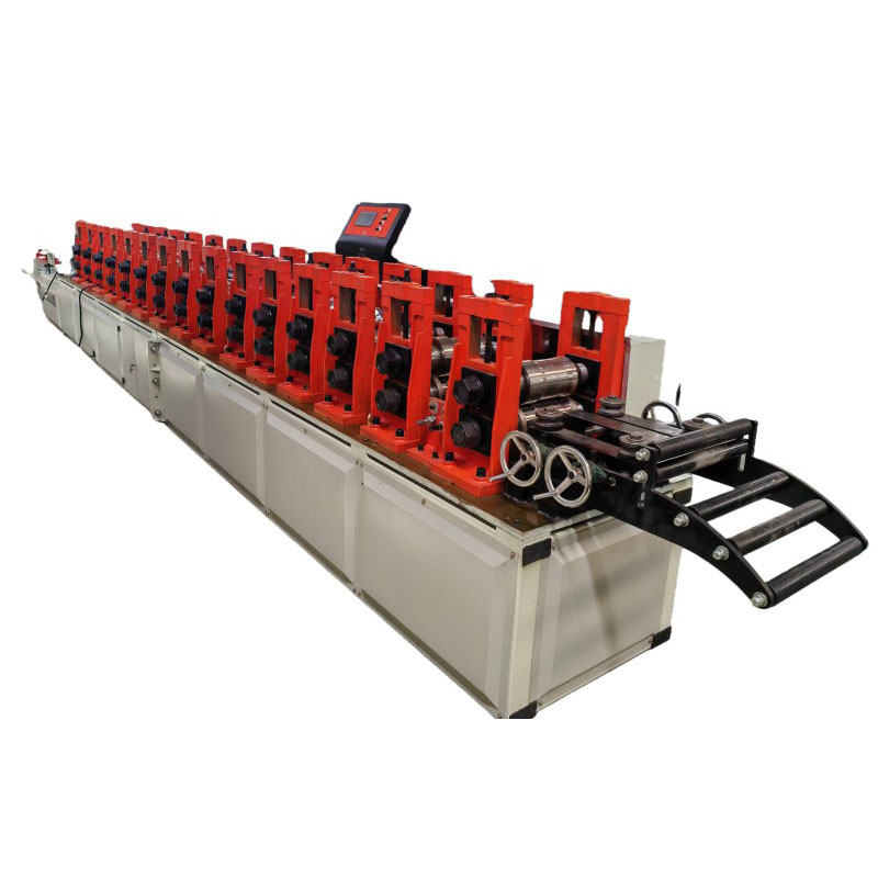 Высокоточный автоматический станок для изготовления рольставней. Профессиональный станок для профилирования рулонных ворот на заказ.