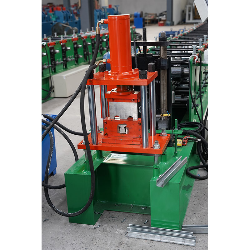 Источник: Заводская продажа станков для изготовления солнечных монтажных конструкций, станков для профилирования стальных водосточных желобов и водосточных систем