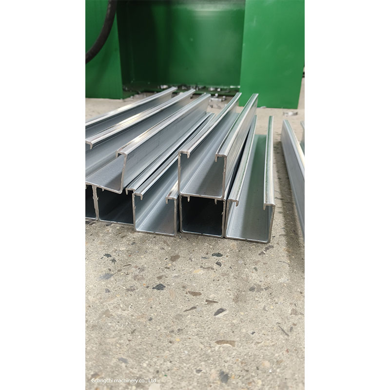 Источник: Заводская продажа станков для изготовления солнечных монтажных конструкций, станков для профилирования стальных водосточных желобов и водосточных систем