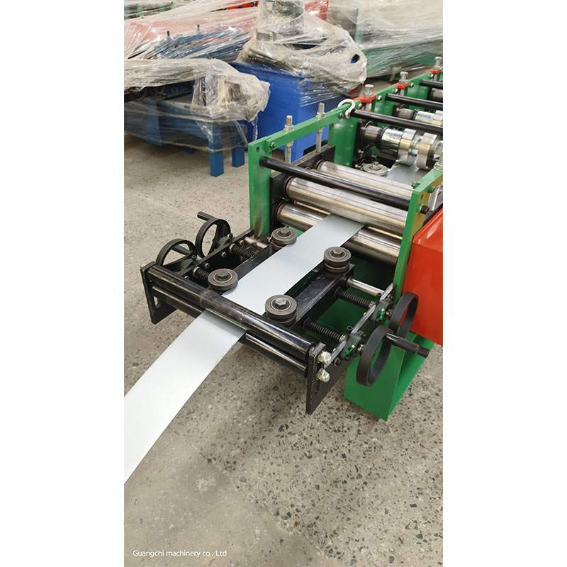 Источник: Заводская продажа станков для изготовления солнечных монтажных конструкций, станков для профилирования стальных водосточных желобов и водосточных систем