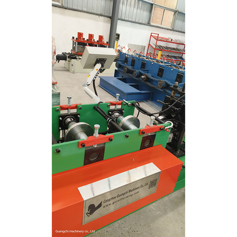 Источник: Заводская продажа станков для изготовления солнечных монтажных конструкций, станков для профилирования стальных водосточных желобов и водосточных систем