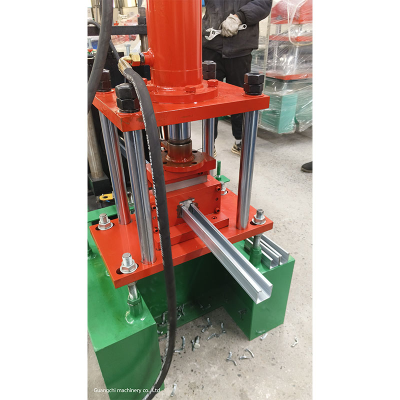 Источник: Заводская продажа станков для изготовления солнечных монтажных конструкций, станков для профилирования стальных водосточных желобов и водосточных систем