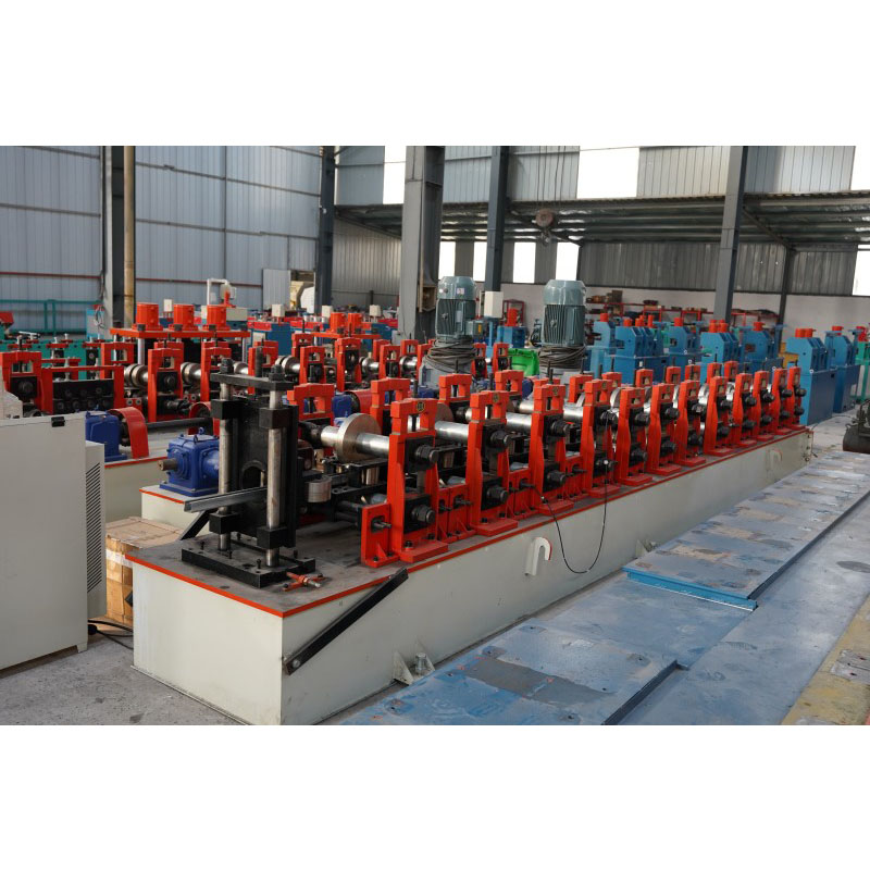 Источник: Заводская продажа станков для изготовления солнечных монтажных конструкций, станков для профилирования стальных водосточных желобов и водосточных систем