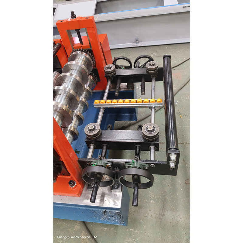 Станок для профилирования профилей из легкой стали для гипсокартона, изготовленных по индивидуальному заказу (C и U-образные профили).