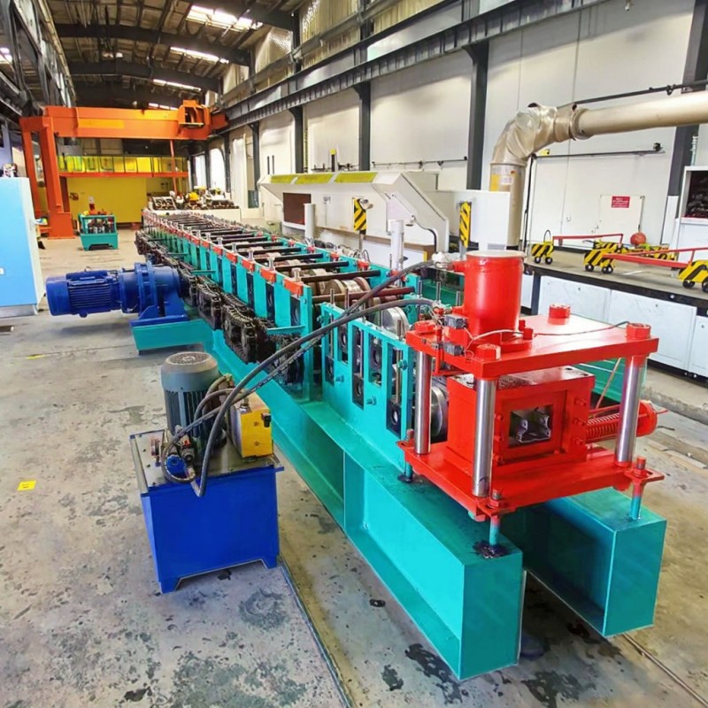 Станок для профилирования стеллажей для супермаркетов