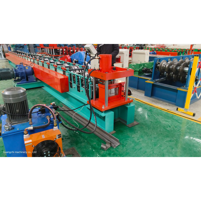 Станок для профилирования стеллажей для супермаркетов