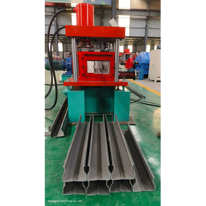 Станок для профилирования стеллажей для супермаркетов