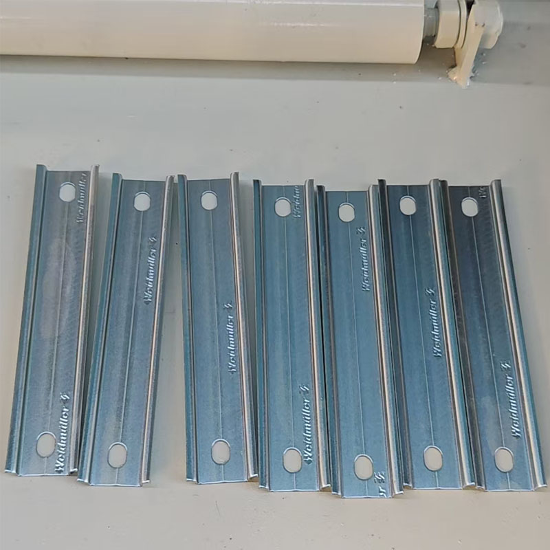 Станок для штамповки и резки металлических изделий