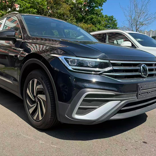 Volkswagen Tiguan L: Пространство для тех, кто выбирает всё - Международная автомобильная торговая компания "Racer-house"