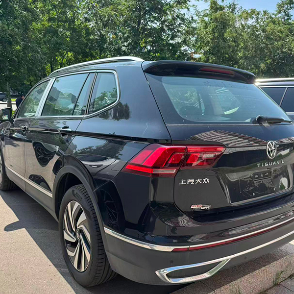 Volkswagen Tiguan L: Пространство для тех, кто выбирает всё - Международная автомобильная торговая компания "Racer-house"