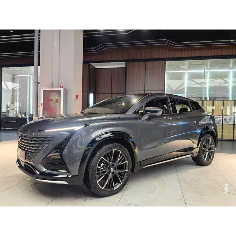 Changan UNI-T 2023 года выпуска (комплектация 1.5T Deluxe «Цзуньсин») не просто стильный компактный кроссовер, а ваш интеллектуальный спутник в городе - Международная автомобильная торговая компания "Racer-house"