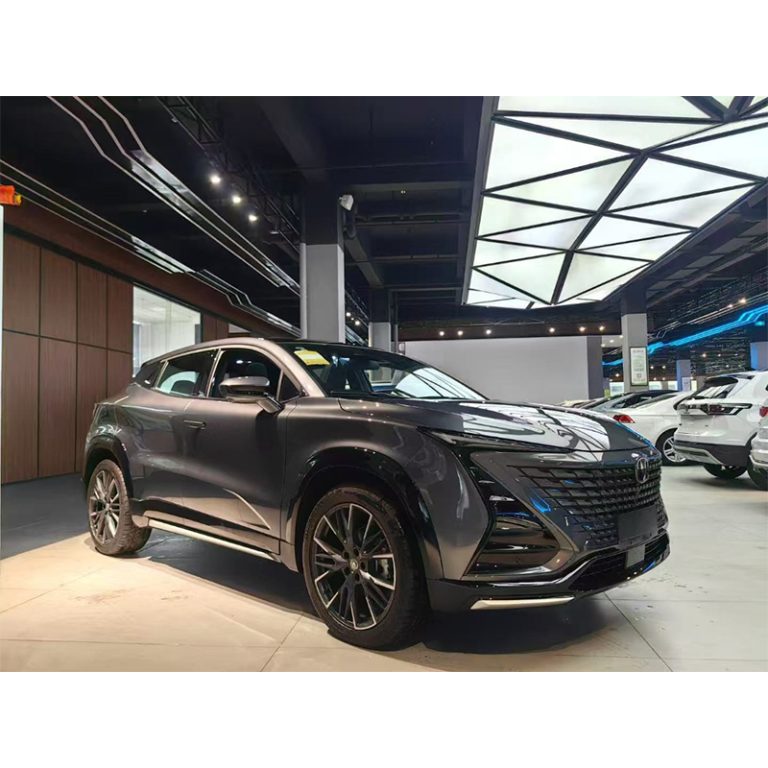 Changan UNI-T 2023 года выпуска (комплектация 1.5T Deluxe «Цзуньсин») не просто стильный компактный кроссовер, а ваш интеллектуальный спутник в городе - Международная автомобильная торговая компания "Racer-house"