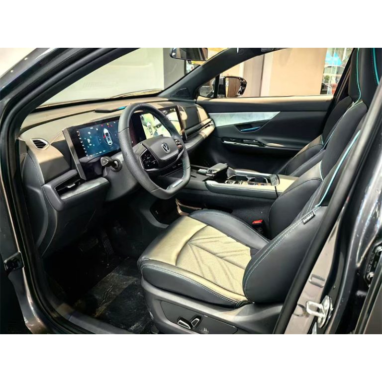 Changan UNI-T 2023 года выпуска (комплектация 1.5T Deluxe «Цзуньсин») не просто стильный компактный кроссовер, а ваш интеллектуальный спутник в городе - Международная автомобильная торговая компания "Racer-house"
