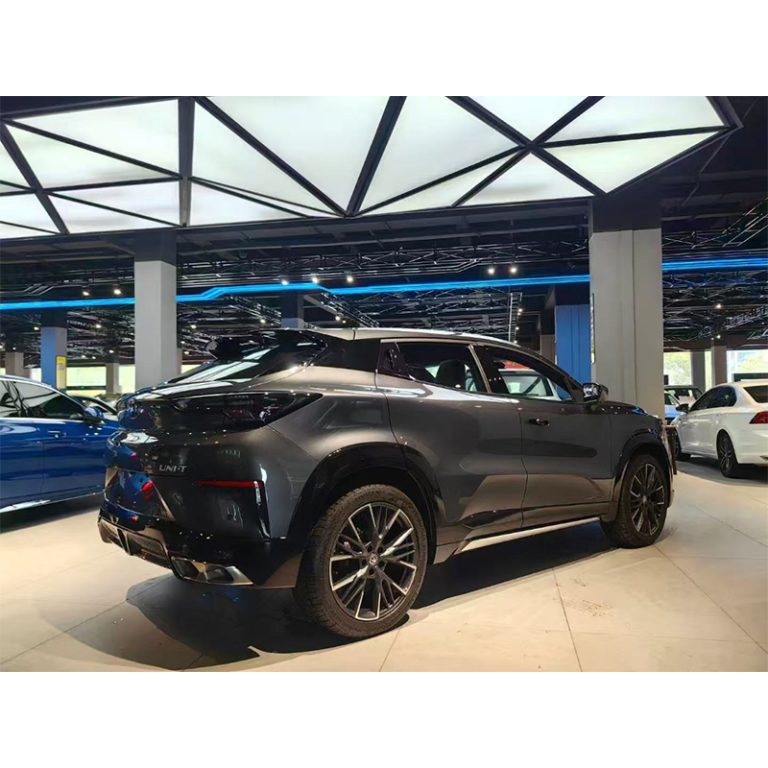 Changan UNI-T 2023 года выпуска (комплектация 1.5T Deluxe «Цзуньсин») не просто стильный компактный кроссовер, а ваш интеллектуальный спутник в городе - Международная автомобильная торговая компания "Racer-house"