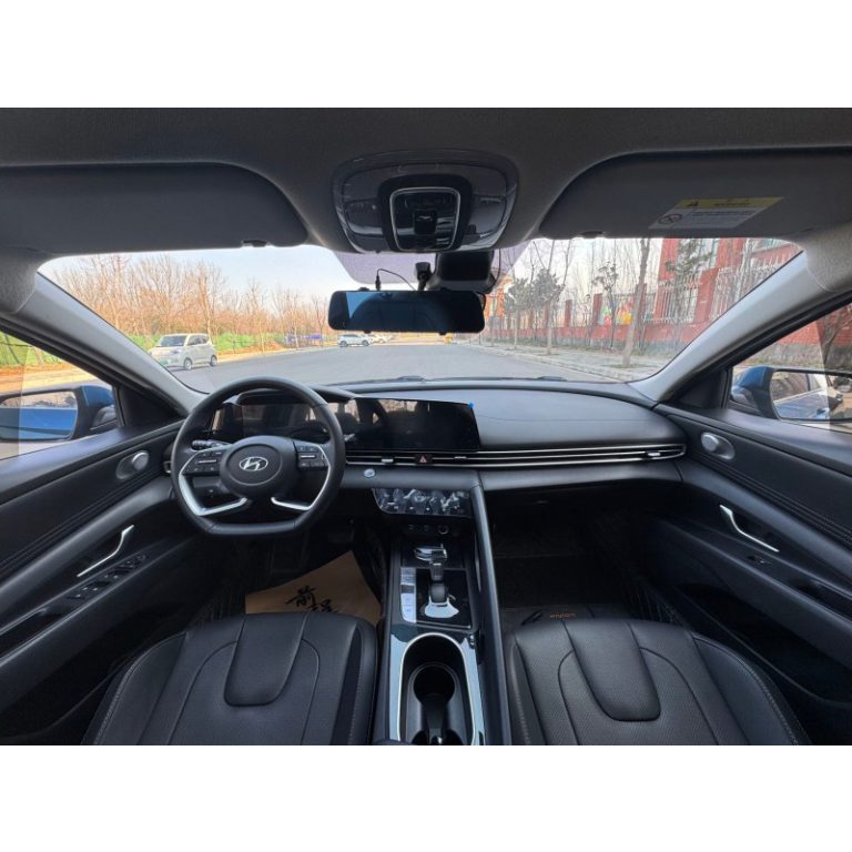 Hyundai Elantra: Больше, чем транспорт — ваш комфортный спутник в дороге - Международная автомобильная торговая компания "Racer-house"