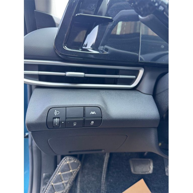 Hyundai Elantra: Больше, чем транспорт — ваш комфортный спутник в дороге - Международная автомобильная торговая компания "Racer-house"