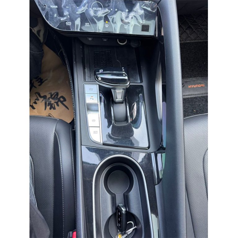 Hyundai Elantra: Больше, чем транспорт — ваш комфортный спутник в дороге - Международная автомобильная торговая компания "Racer-house"