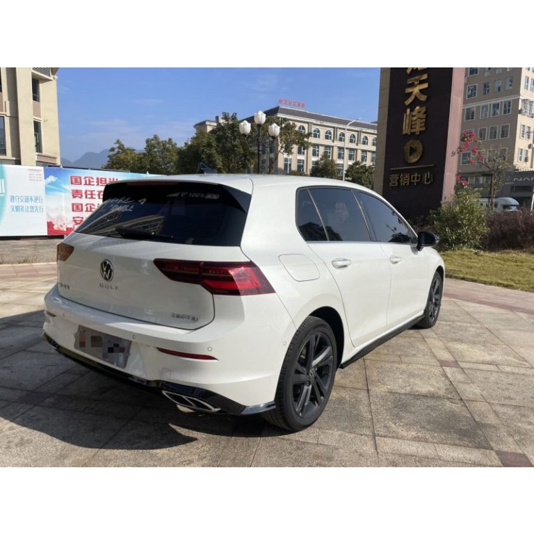 Volkswagen Golf: больше, чем модный автомобиль — это ваш динамичный спутник - Международная автомобильная торговая компания "Racer-house"