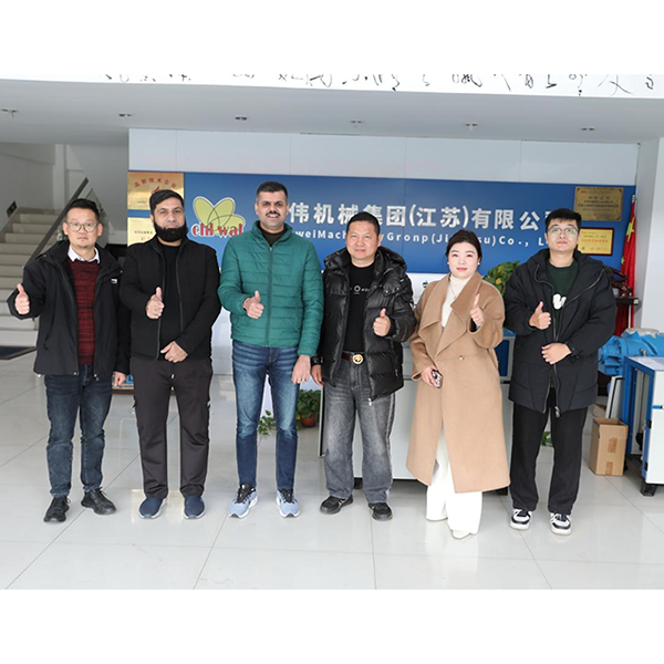 Компания Quanwei Machinery приветствует обмен продукции с пакистанскими клиентами.